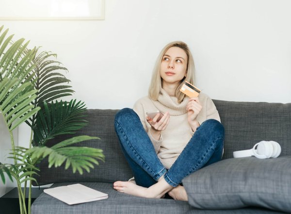 Options de carte bancaire pour les mineurs : conseils pour vous orienter